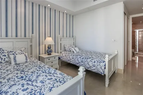16001 Collins Avenue Sunny Isles Beach FL 33160