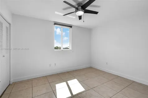 1475 SW 8th Street Miami FL 33135