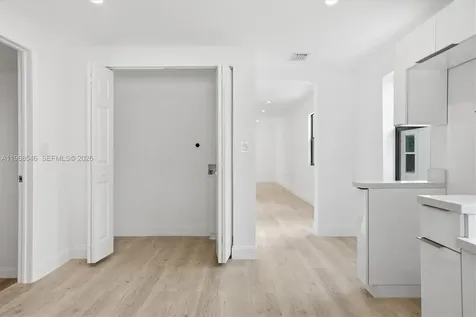 4237 SW 7th Street Miami FL 33134