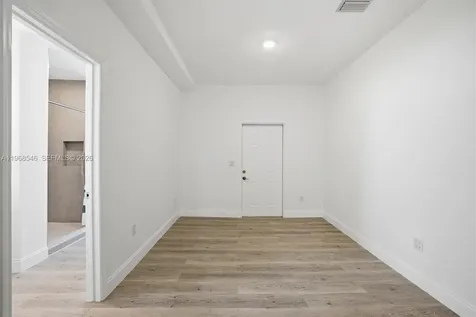 4237 SW 7th Street Miami FL 33134