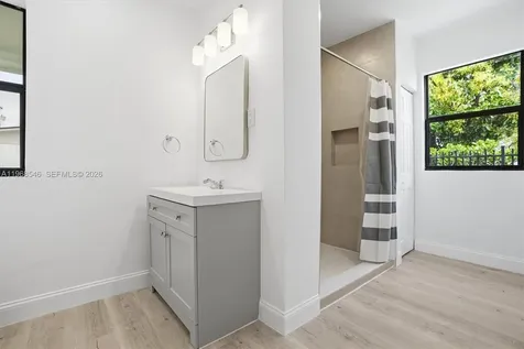 4237 SW 7th Street Miami FL 33134