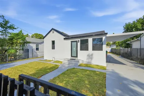 4237 SW 7th Street Miami FL 33134