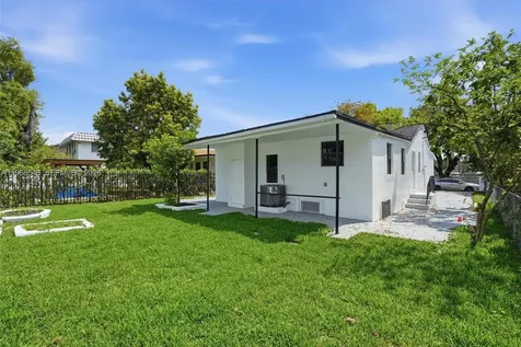 4237 SW 7th Street Miami FL 33134