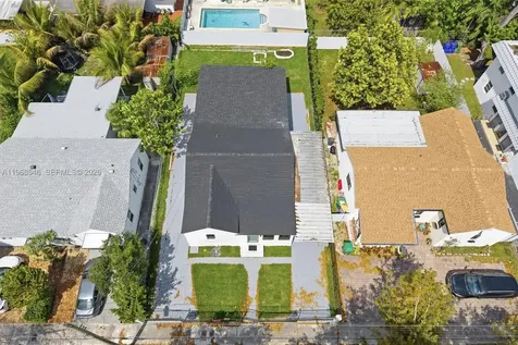 4237 SW 7th Street Miami FL 33134