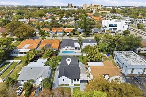4237 SW 7th Street Miami FL 33134