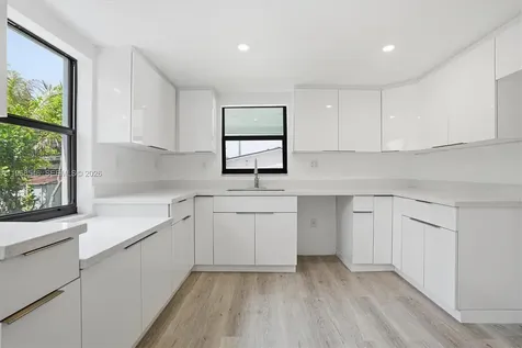 4237 SW 7th Street Miami FL 33134