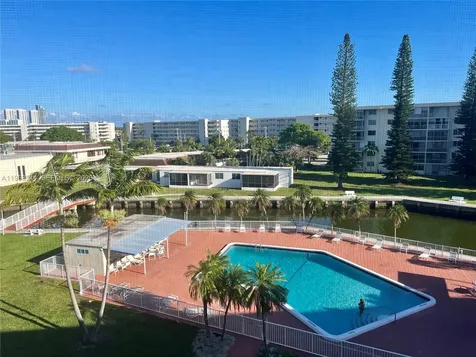 2855 Leonard Drive Aventura FL 33160