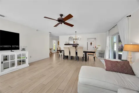 18525 SW 90th Court Cutler Bay FL 33157
