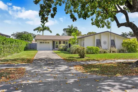 18525 SW 90th Court Cutler Bay FL 33157