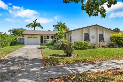 18525 SW 90th Court Cutler Bay FL 33157
