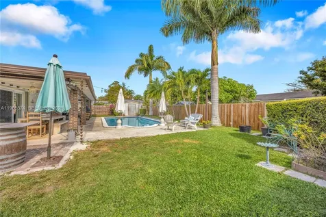 18525 SW 90th Court Cutler Bay FL 33157