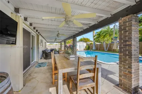 18525 SW 90th Court Cutler Bay FL 33157