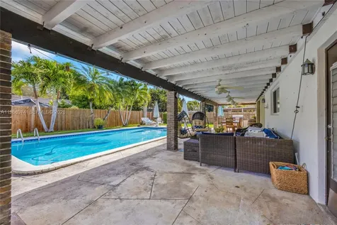 18525 SW 90th Court Cutler Bay FL 33157