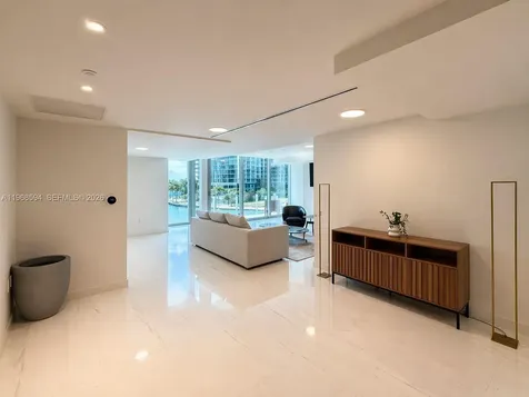 300 Biscayne Boulevard Way Miami FL 33131