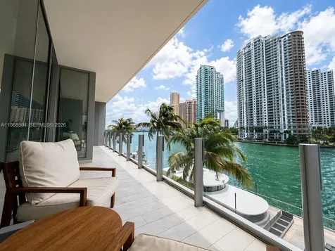 300 Biscayne Boulevard Way Miami FL 33131