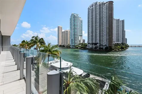 300 Biscayne Boulevard Way Miami FL 33131