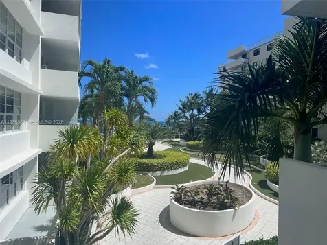 100 Lincoln Road Miami Beach FL 33139