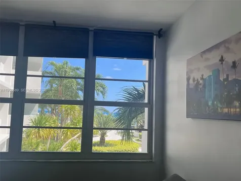 100 Lincoln Road Miami Beach FL 33139