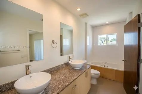 2780 SW 33 Avenue Miami FL 33133