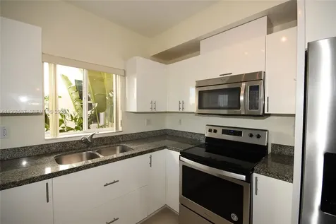 2780 SW 33 Avenue Miami FL 33133