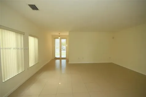 2780 SW 33 Avenue Miami FL 33133
