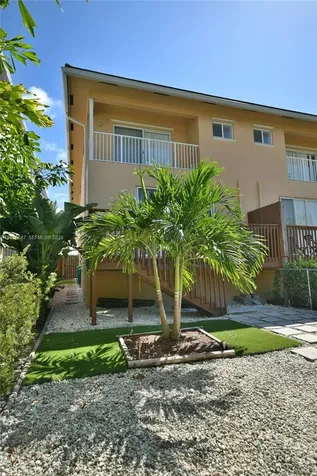 2780 SW 33 Avenue Miami FL 33133