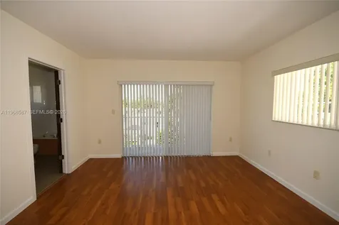 2780 SW 33 Avenue Miami FL 33133