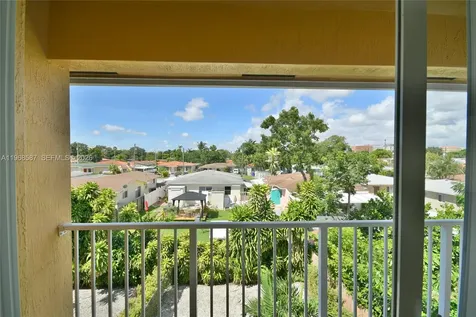 2780 SW 33 Avenue Miami FL 33133