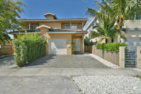 2780 SW 33 Avenue Miami FL 33133