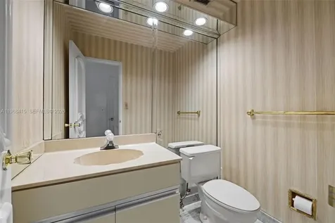 4925 Collins Avenue Miami Beach FL 33140