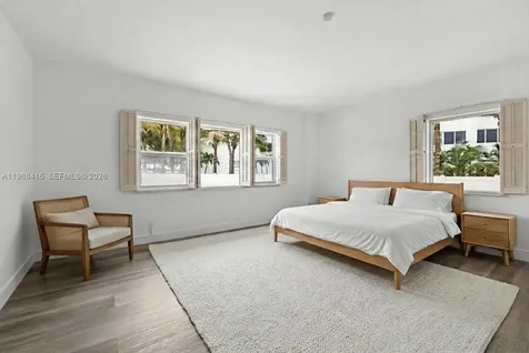 4925 Collins Avenue Miami Beach FL 33140