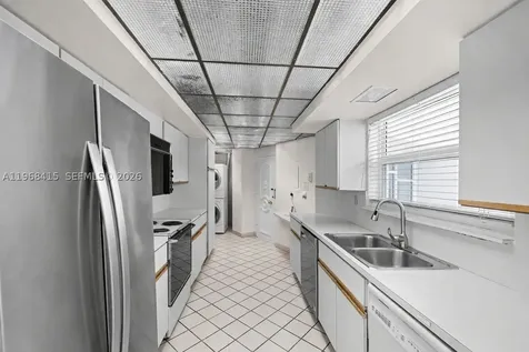 4925 Collins Avenue Miami Beach FL 33140