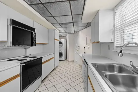 4925 Collins Avenue Miami Beach FL 33140