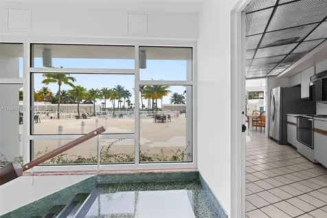 4925 Collins Avenue Miami Beach FL 33140