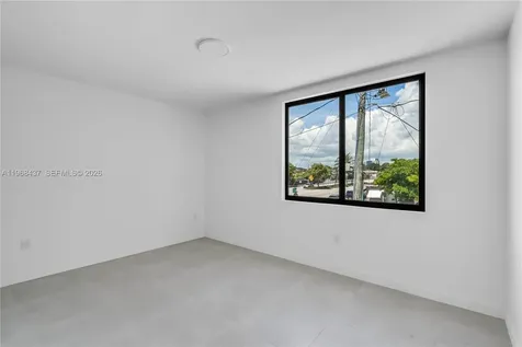 1658 NW 1st Street Miami FL 33125