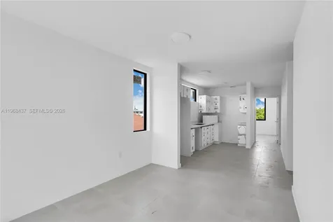 1658 NW 1st Street Miami FL 33125