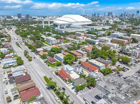 1658 NW 1st Street Miami FL 33125