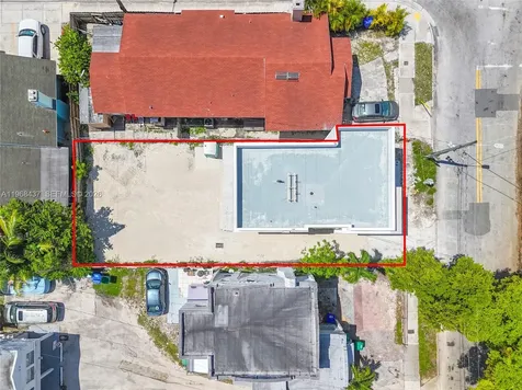 1658 NW 1st Street Miami FL 33125