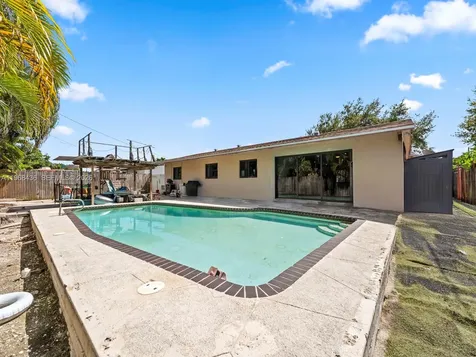 10415 SW 200th Street Cutler Bay FL 33157