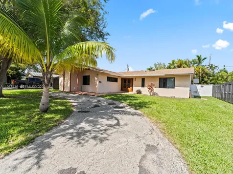 10415 SW 200th Street Cutler Bay FL 33157