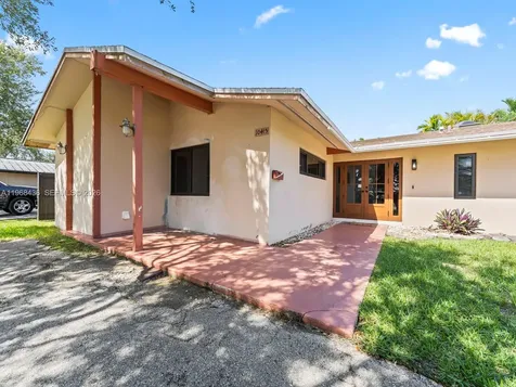 10415 SW 200th Street Cutler Bay FL 33157