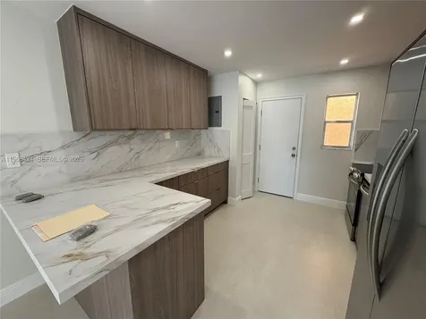 1900 W 54th Street Hialeah FL 33012