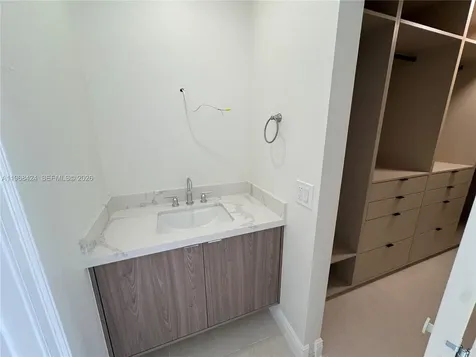 1900 W 54th Street Hialeah FL 33012