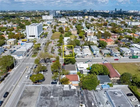 1081 SW 7th Miami FL 33135