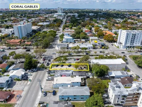 1081 SW 7th Miami FL 33135