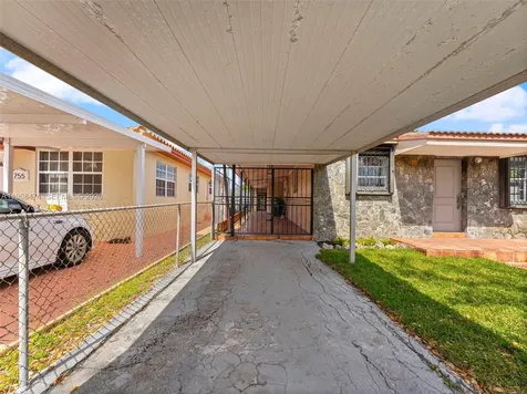 761 E 45th Street Hialeah FL 33013