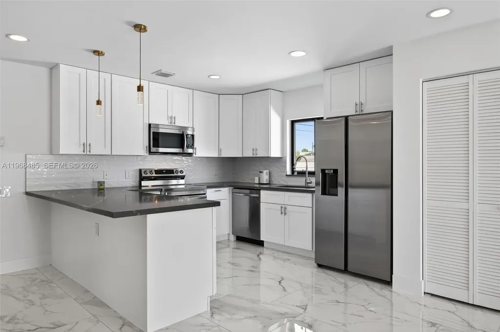 2430 NW 22nd Road Fort Lauderdale FL 33311