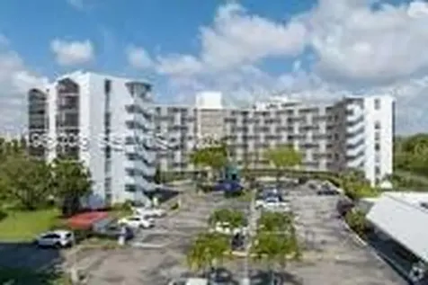 3475 N Country Club Drive Aventura FL 33180