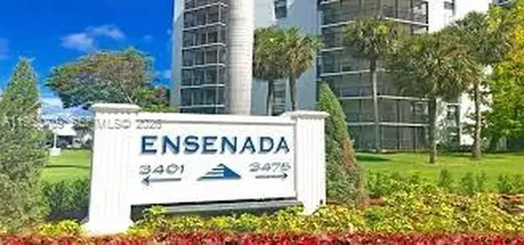 3475 N Country Club Drive Aventura FL 33180