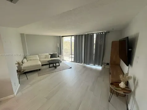 3475 N Country Club Drive Aventura FL 33180